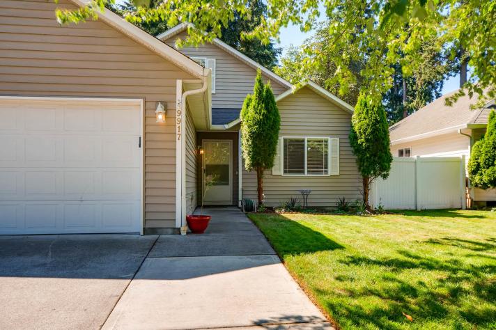 9917 NE 65th St Vancouver WA-large-003-4-Exterior Front Entry-1500x1000-72dpi